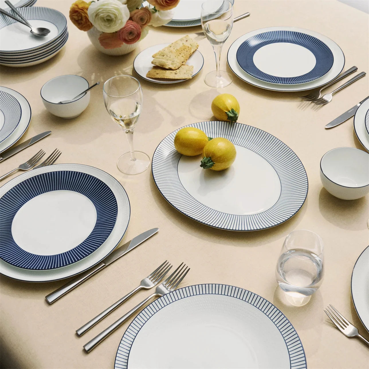 Wedgwood Gio Pinstripe 12 Piece Dinner Set White