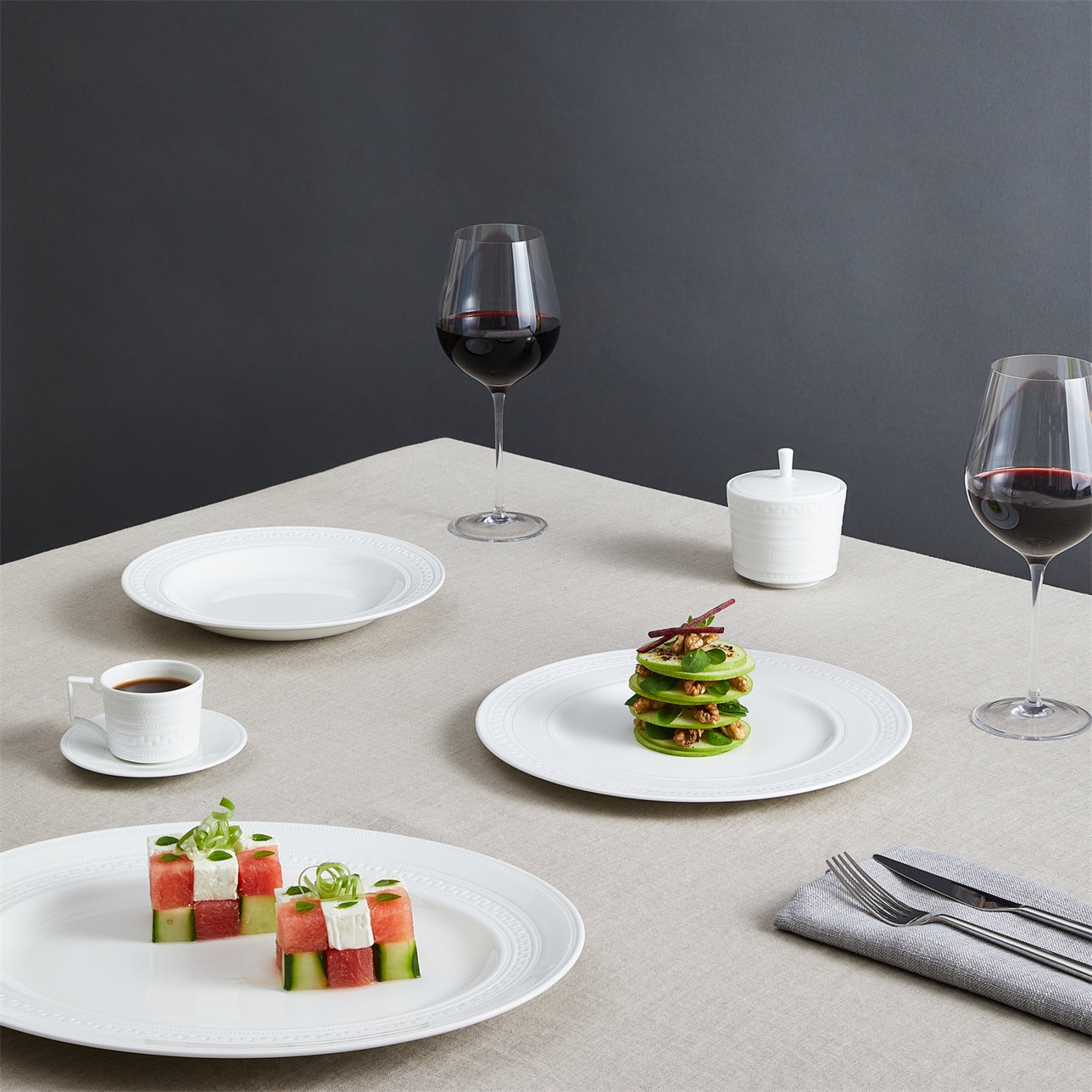 Wedgwood Intaglio 5 Piece Dinner Set