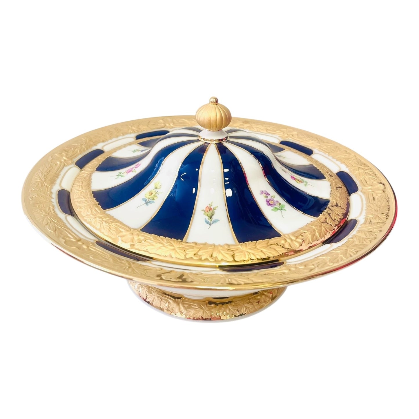 Meissen Strewn Flowers Bowl with Lid